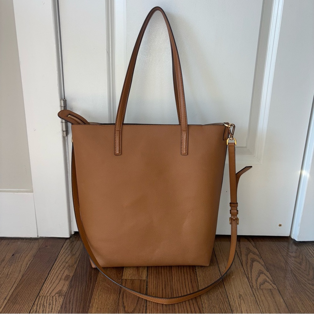 Michael Kors Women’s Hayley Acorn/Oyster Bag - Picture 4 of 15